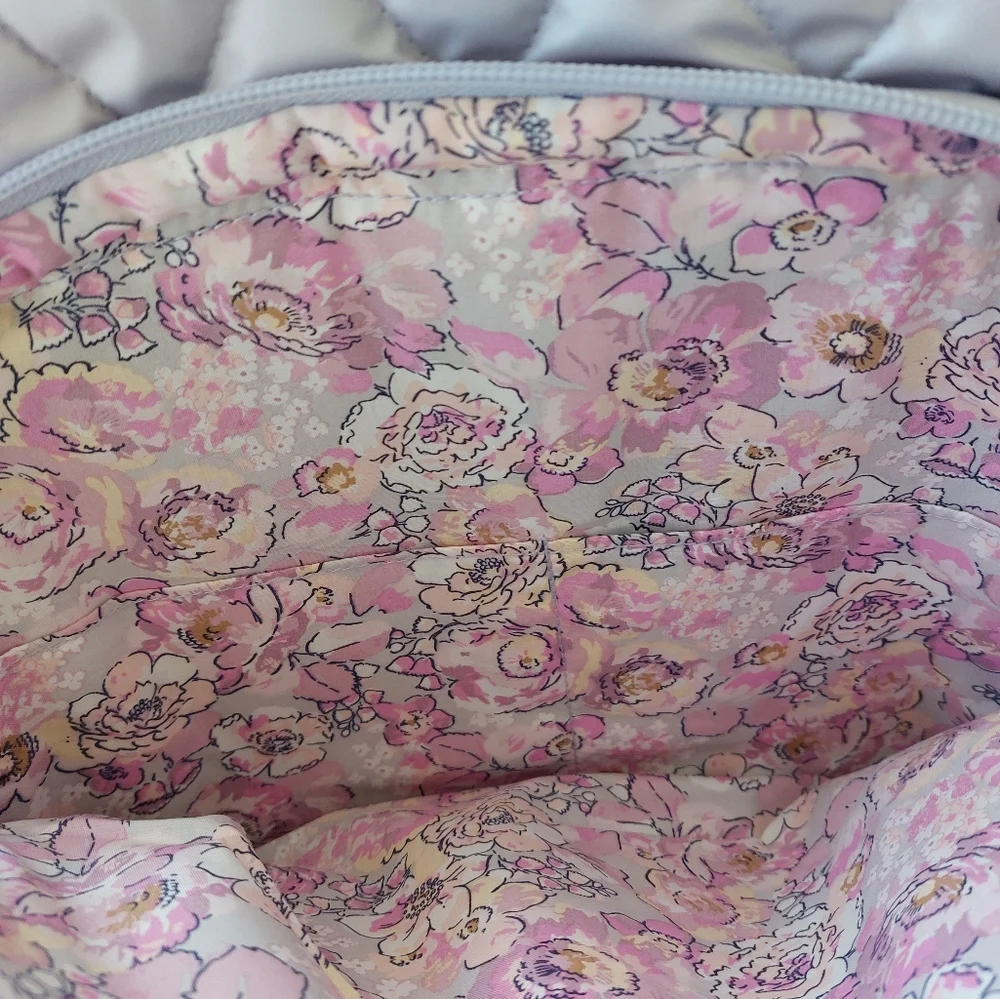 Vera Bradley Ultralight Large Essential Backpack Lavender  display picture 2